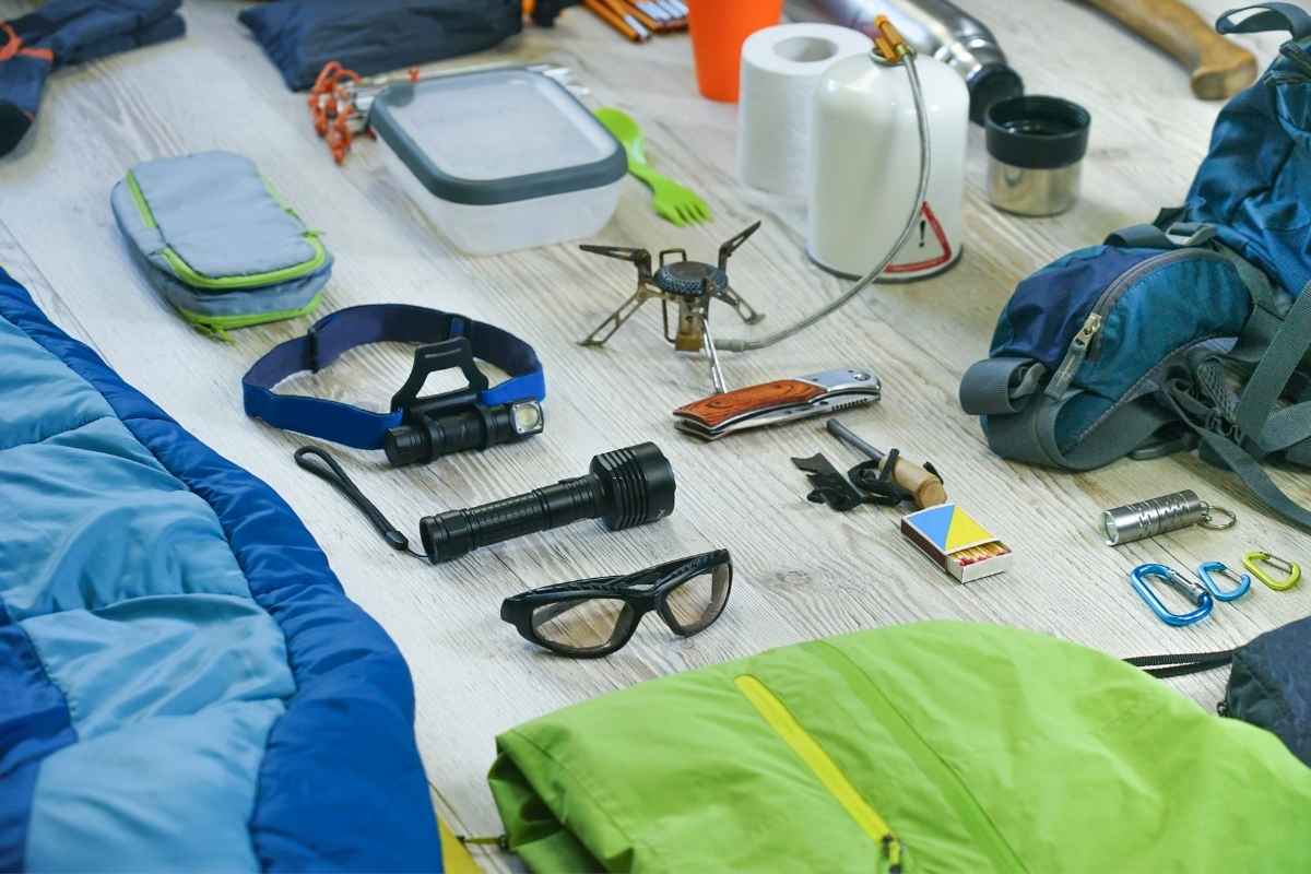 potrebštine za kampovanje u prirodi